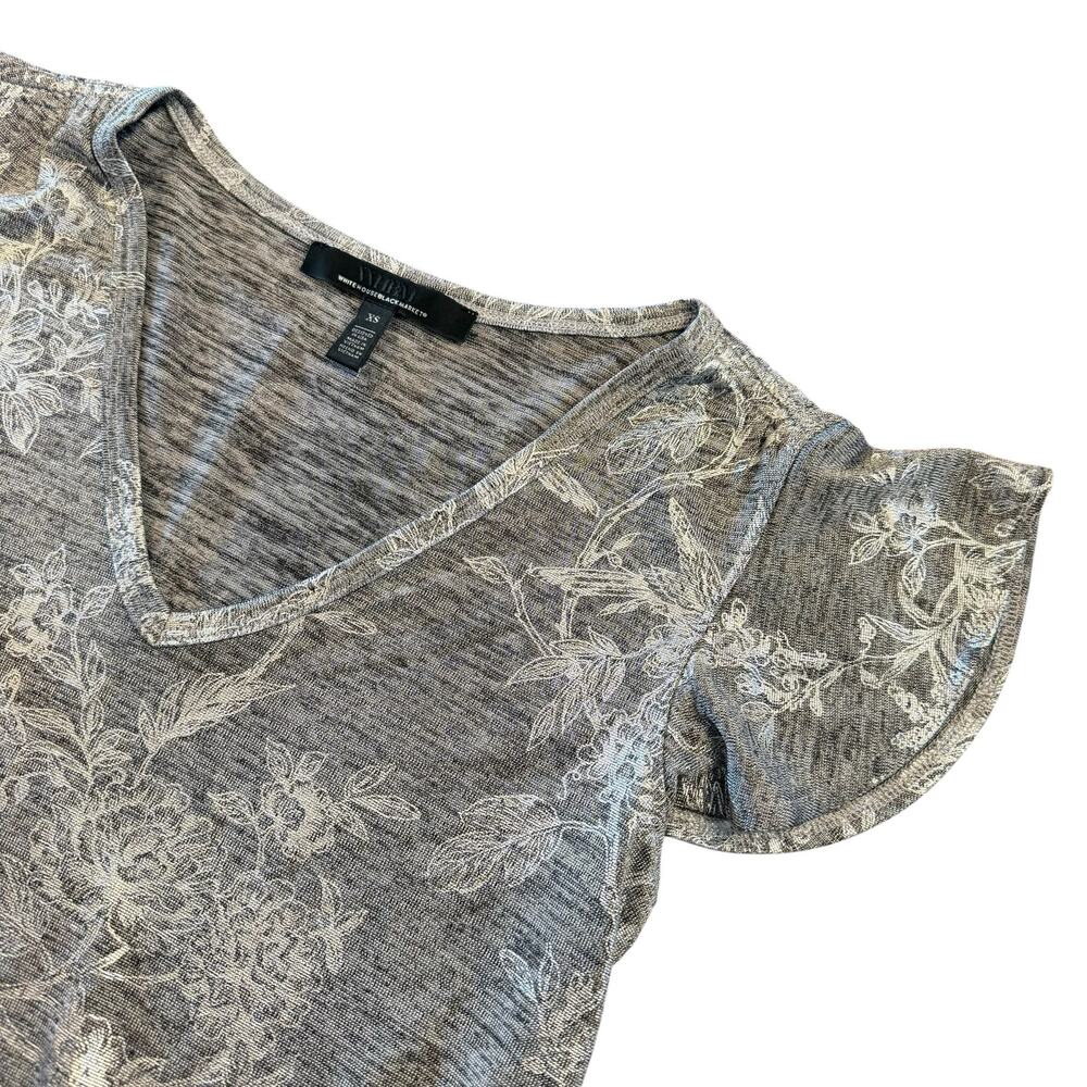 White house Black Market silver ruffle floral v-neck tee, Size XS - Picture 4 of 7